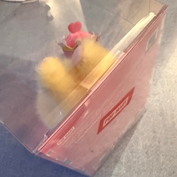 Pop Mart Let’s Checkmate Queen - Picture 8 of 11